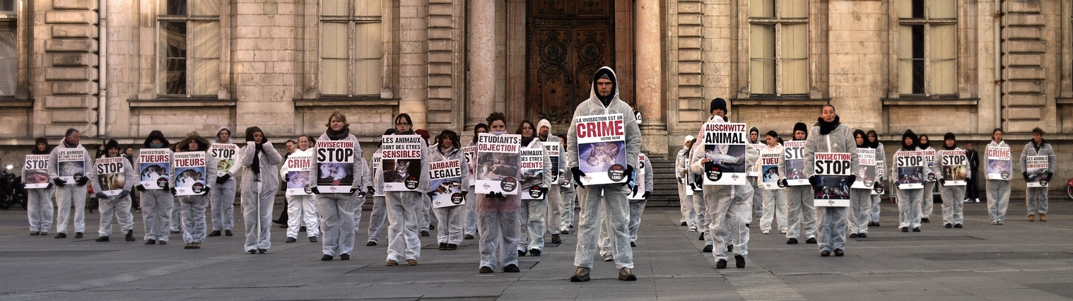 Happening contre l’expérimentation animale à Lyon – 14 janvier 2012