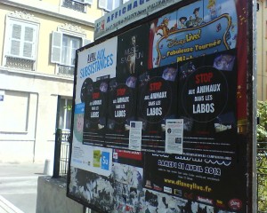 Opération Collage/Affichage SALE pour la SMAL 2012 !