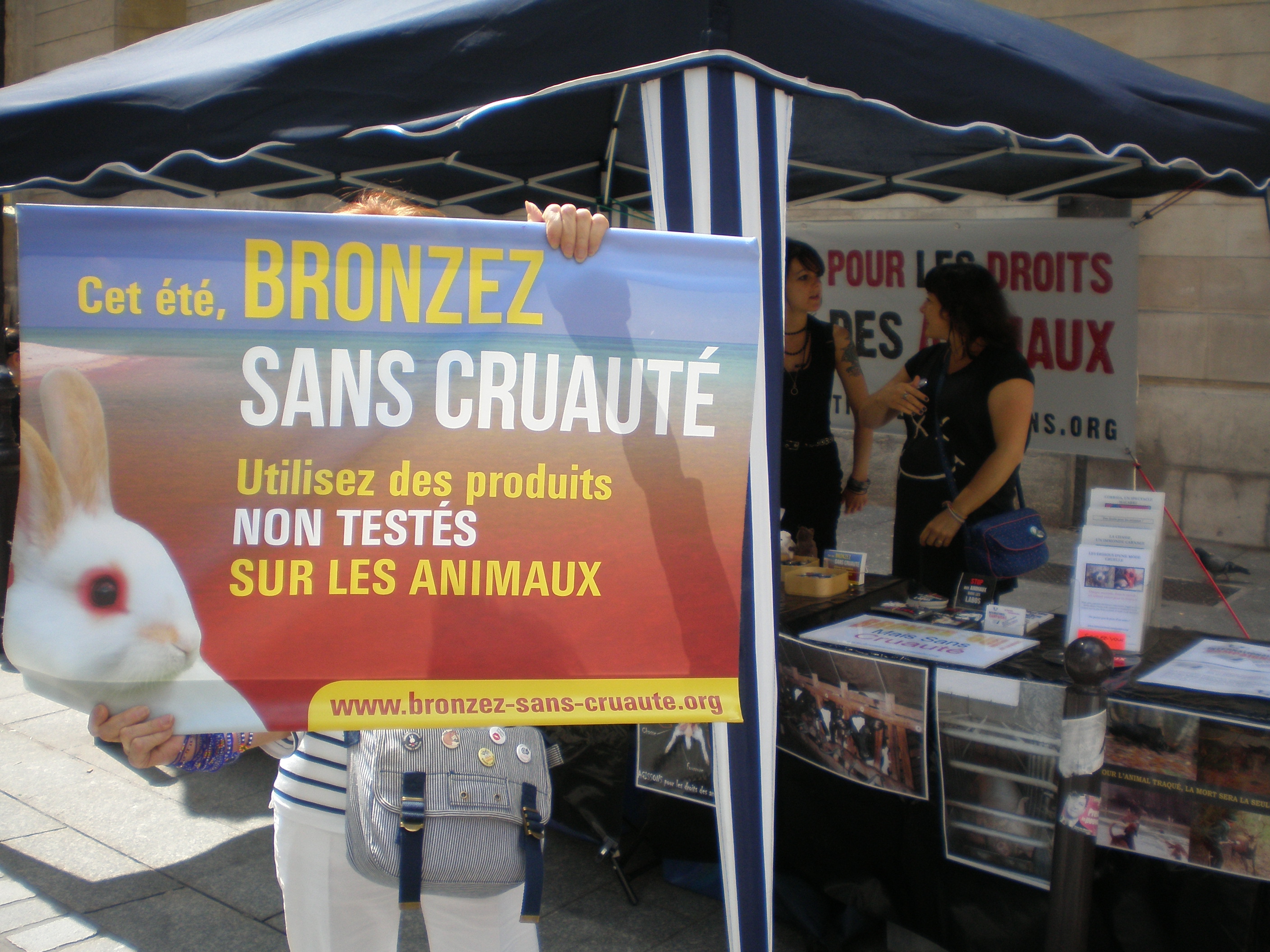 Stand Stop aux Animaux dans les Labos – Paris – 21 juillet 2012