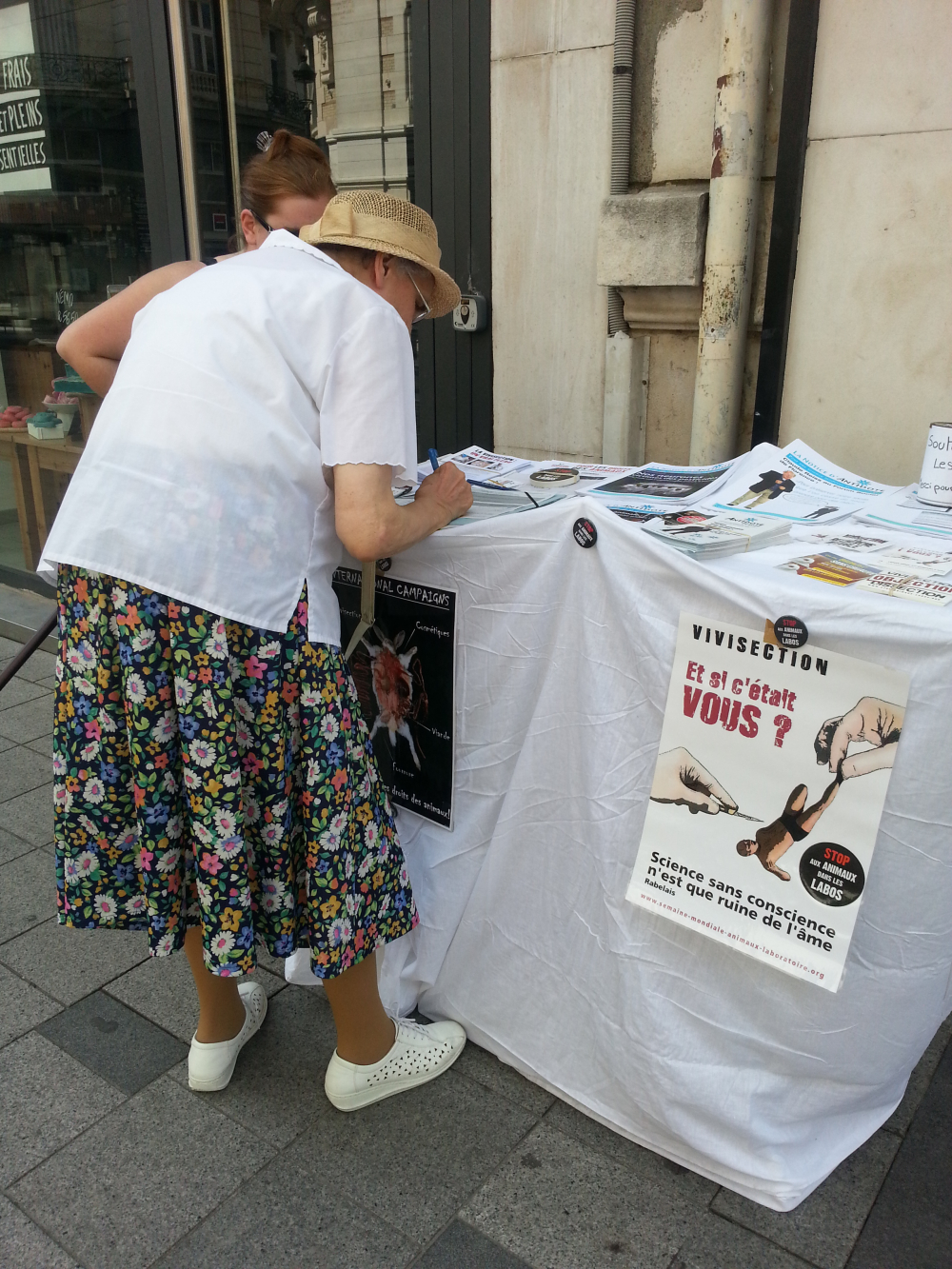 Orléans – STOP Vivisection – Dimanche 21 juillet