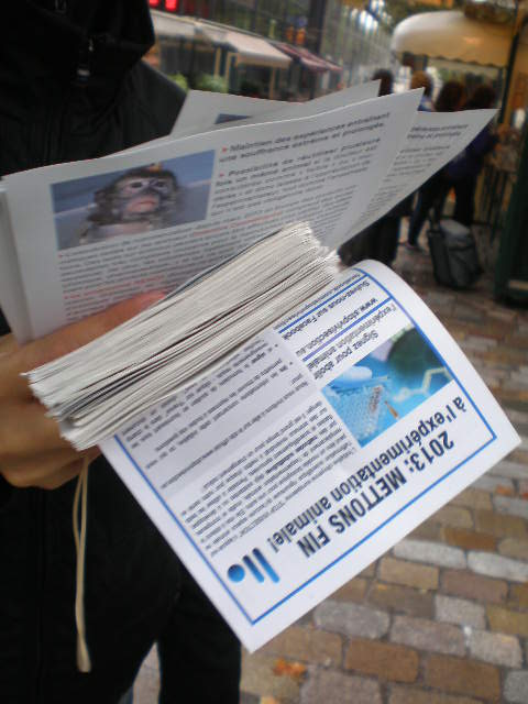 Paris – 14 septembre 2013 – Tractage Stop aux Animaux dans les Labos et pour les droits des animaux