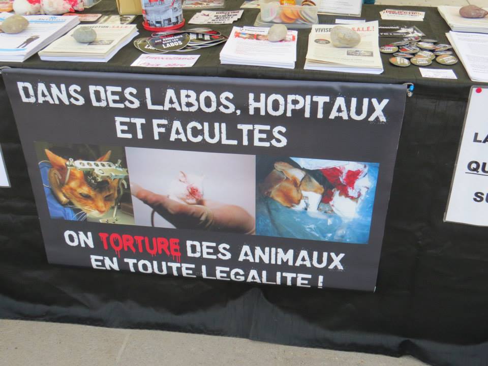 Reims – 25 janvier 2014 – Stand contre la vivisection et pour les droits des animaux