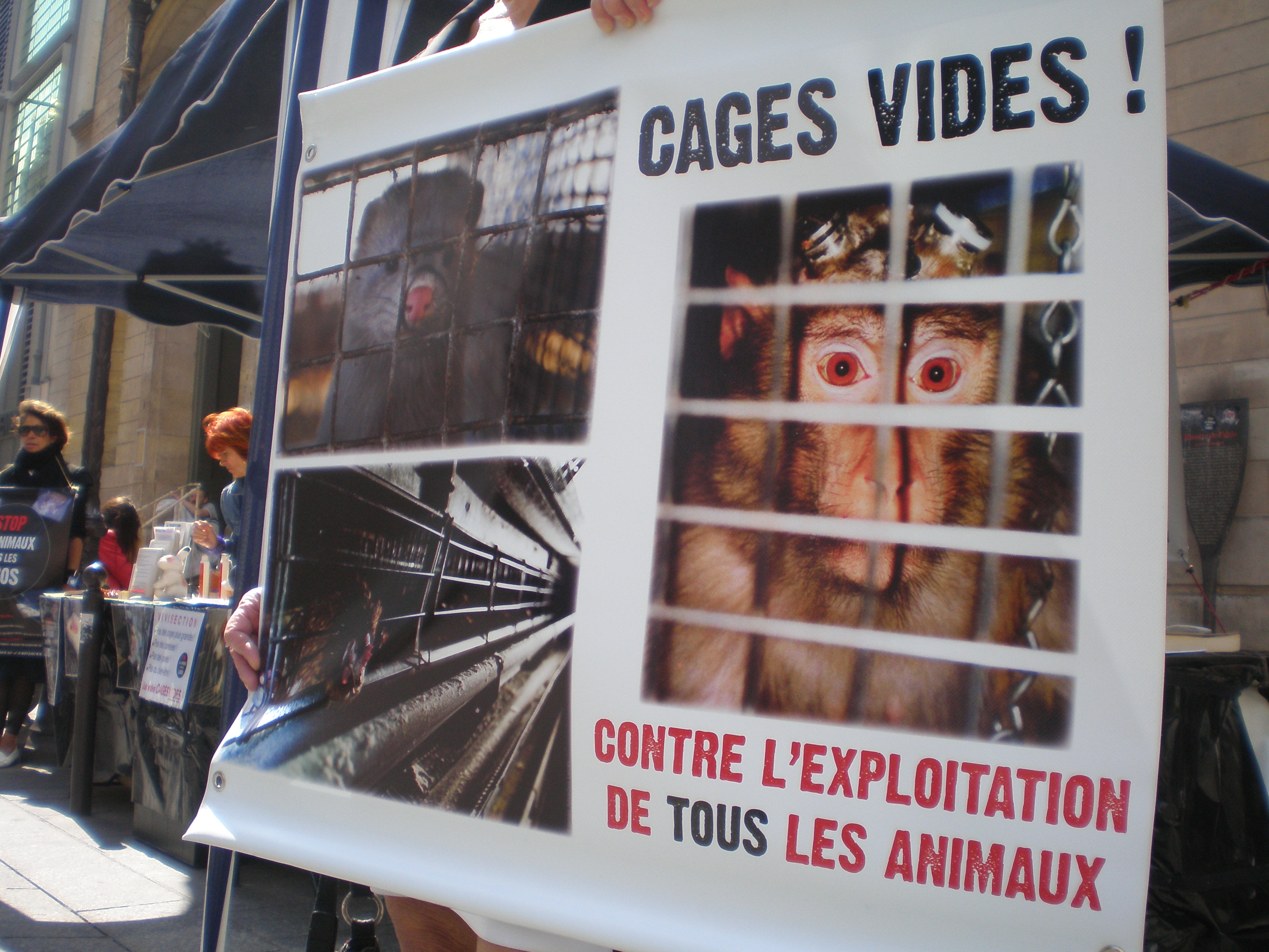 Paris – Samedi 20 septembre 2014 – Stand de sensibilisation aux droits des animaux et contre la vivisection