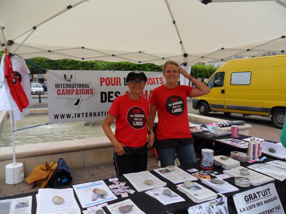 REIMS – 07 février 2015 – Stand pour les droits des animaux